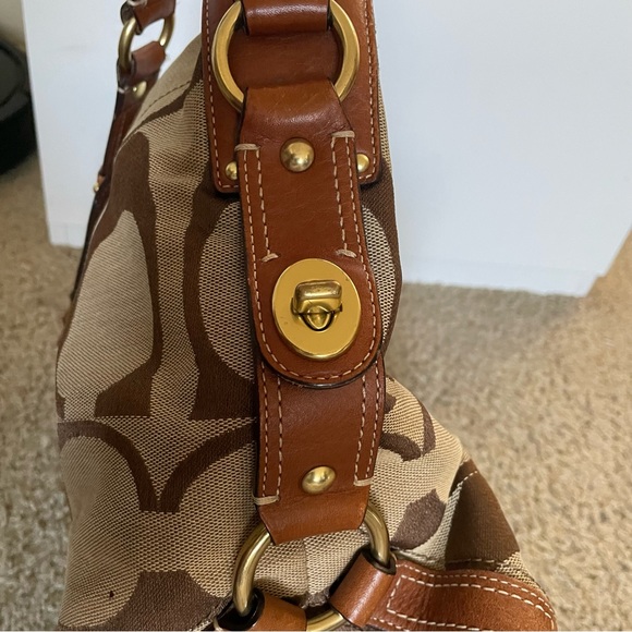 USED Authentic Coach Carly Signature HandBag
Purse Satchel - Picture 7 of 15